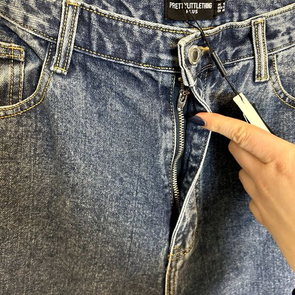 NWT Pretty Little Thing Womens Wide Leg Jeans Size US 12 Acid Wash Medium - Picture 8 of 15